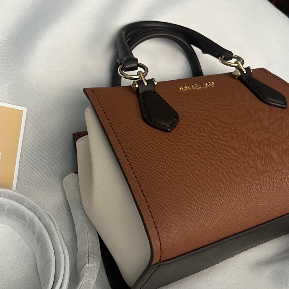 New Michael Kors Marilyn Small LuggageColor-Block Saffiano Leather Messenger Bag - Picture 3 of 7